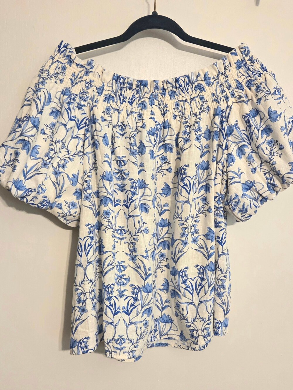 NWT CeCe Blue & White Bubble Sleeve Top Toile Floral Linen Blend Medium (F30) - Picture 2 of 9